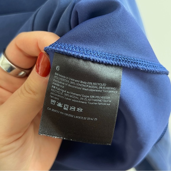 Lululemon Softstreme Perfectly Oversized Blue Cropped Crew - Women’s 6 - Picture 4 of 4